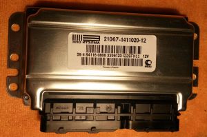  Блок управления двигателем  \контроллер\ 21067-1411020-12 